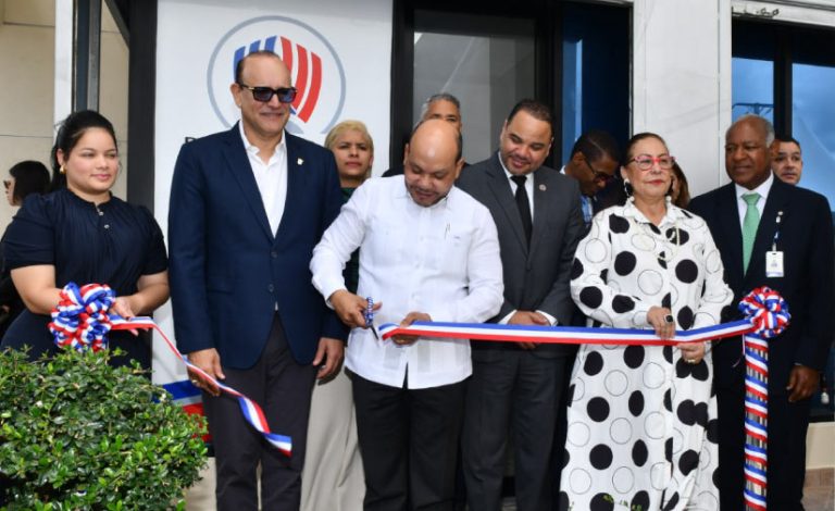 DGII inaugura en Santiago Defensoría del Contribuyente adscrita al Defensor del Pueblo